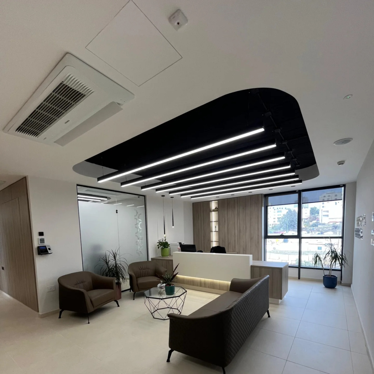Aradi muqaddasa interior offices